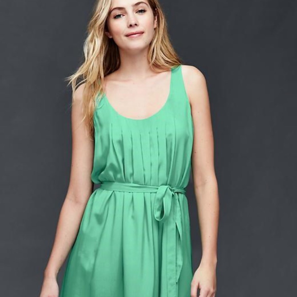 GAP fully lined dress with tie at waist line